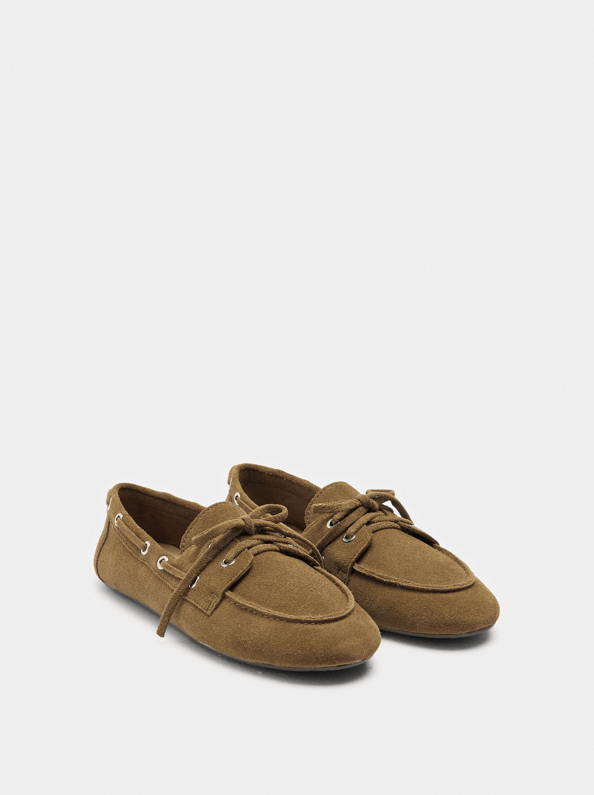 Leather moccasins with laces image number 3.0