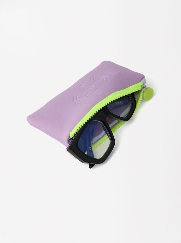 Blue light blocking glasses
