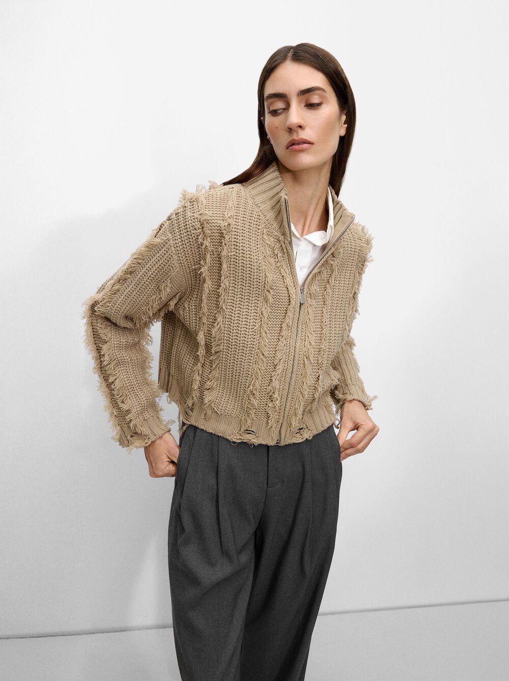 Cardigan with zipper closure