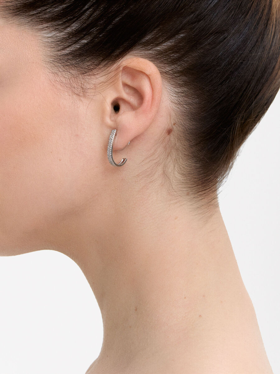 Open hoop earrings with zirconia