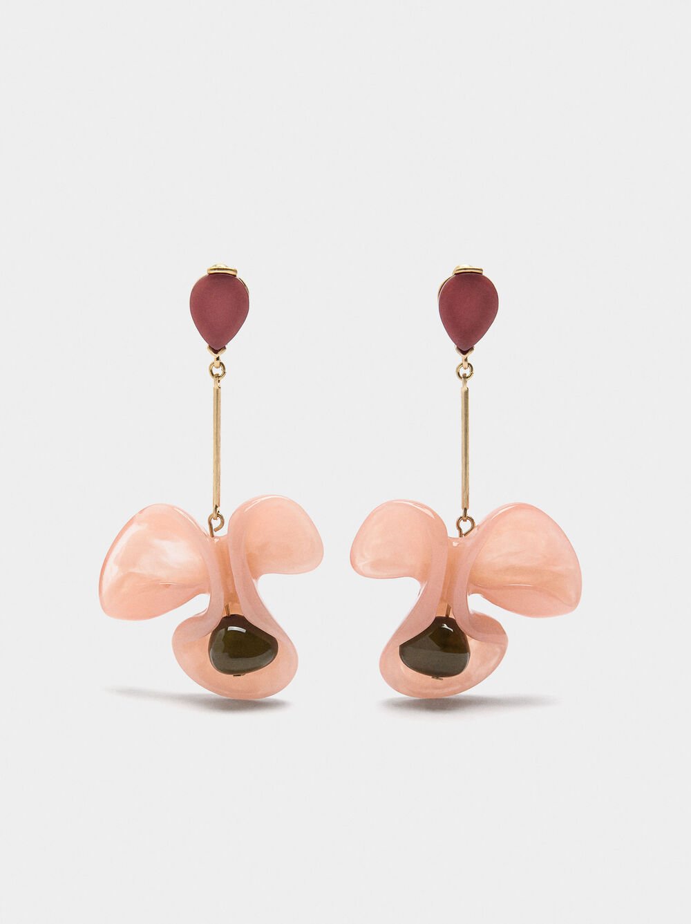 Long earrings with resin flower