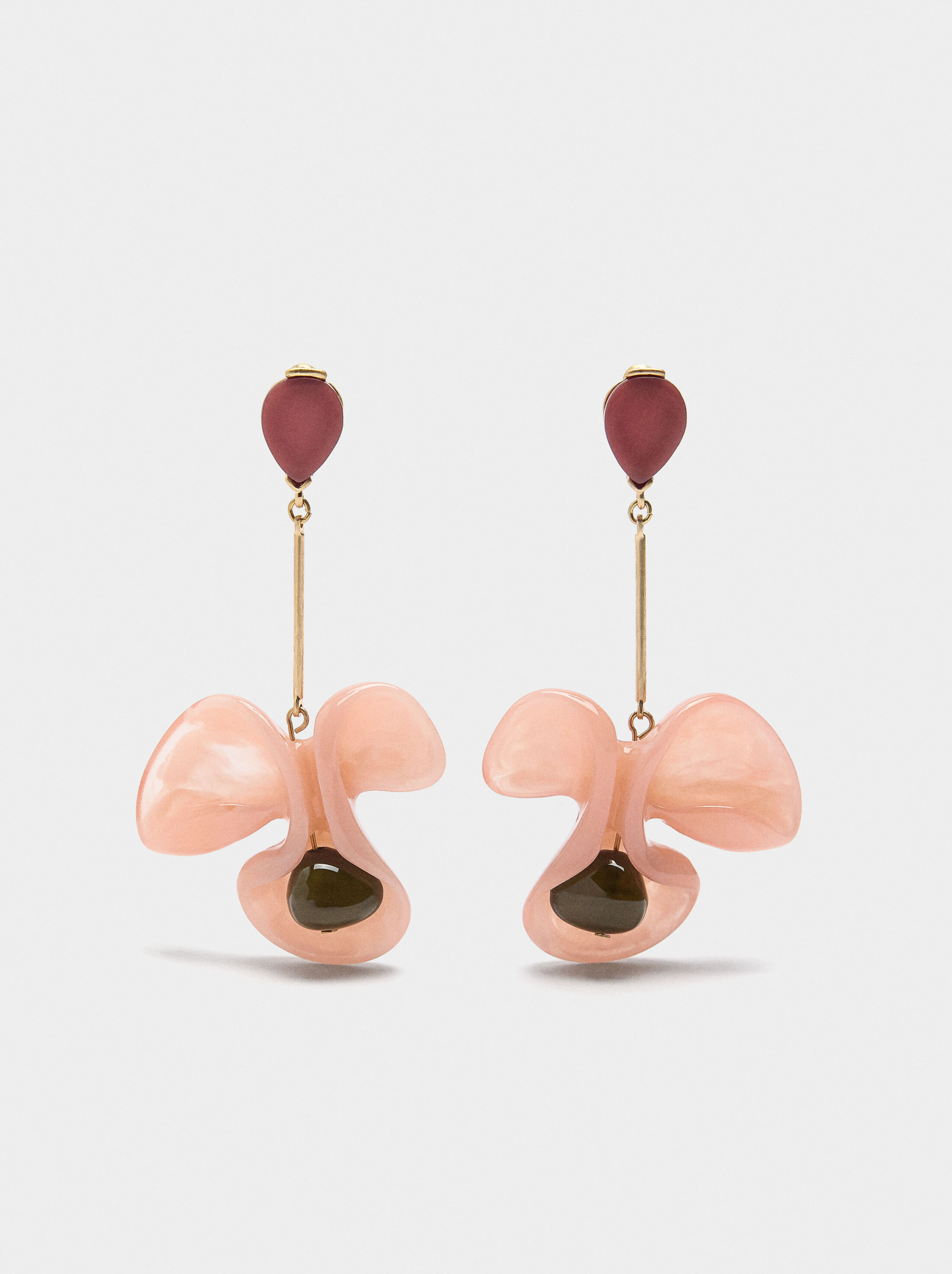Long earrings with resin flower image number 1.0