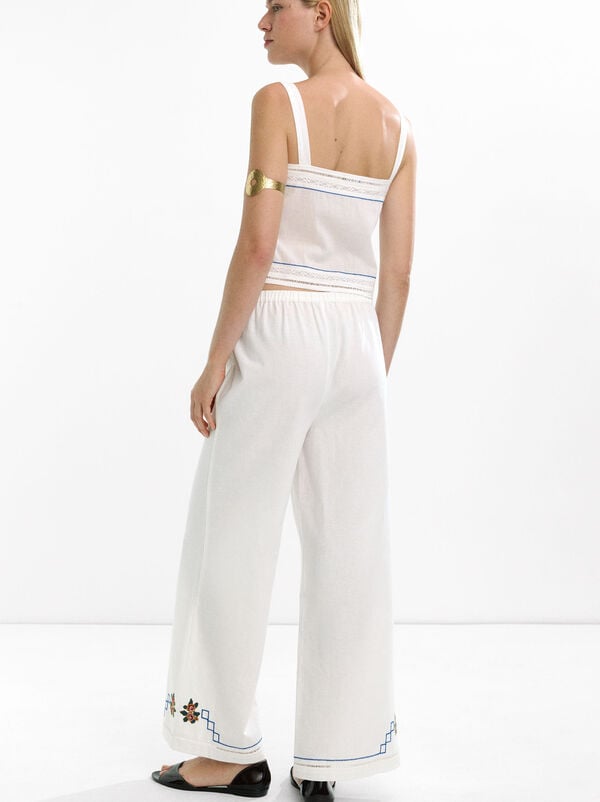 Embroidered top with lace