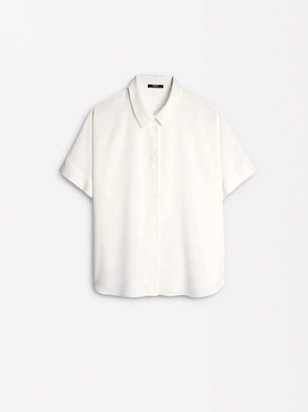 Short-sleeved shirt with buttons