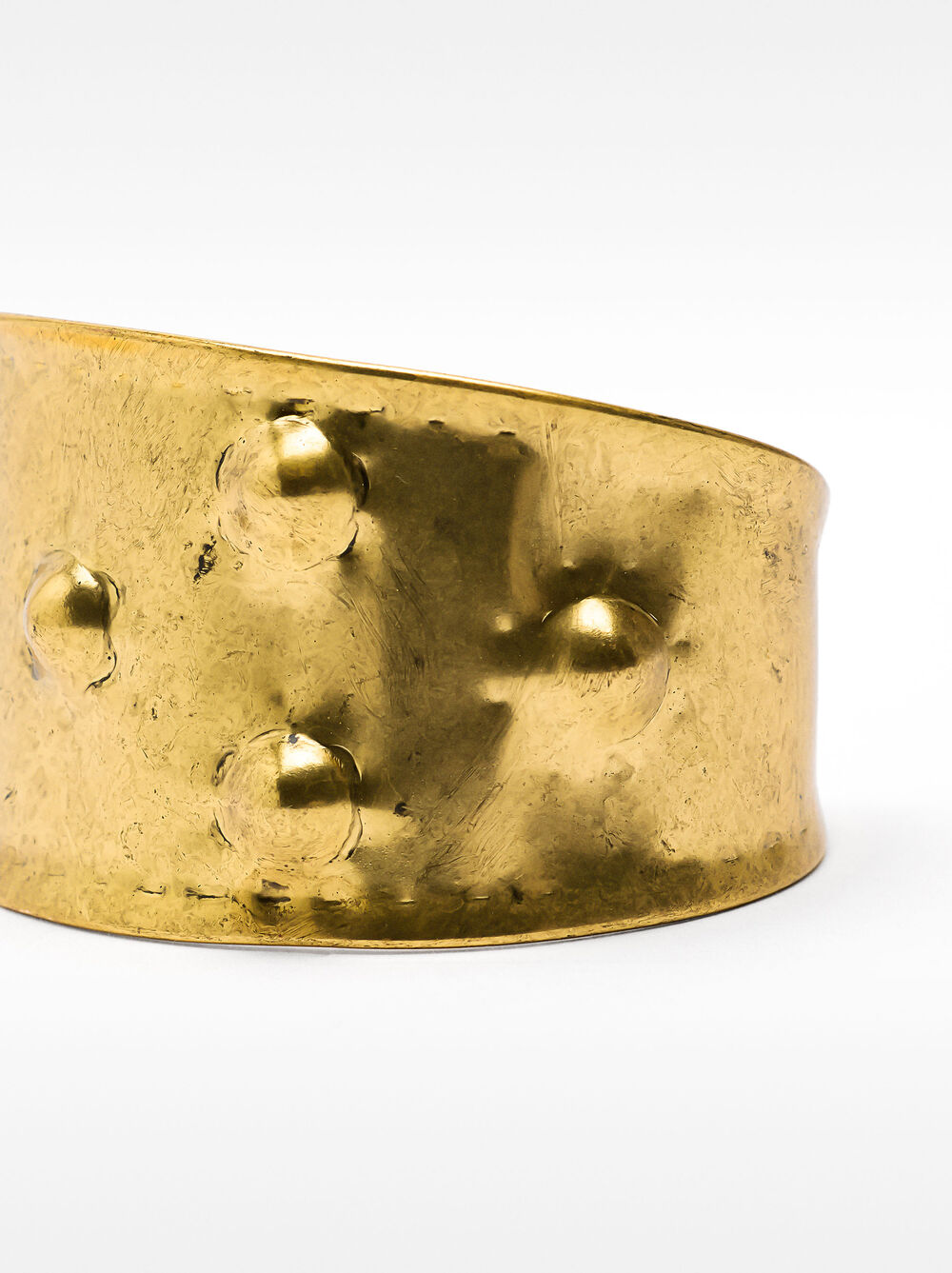 Pulsera rígida abierta con relieve