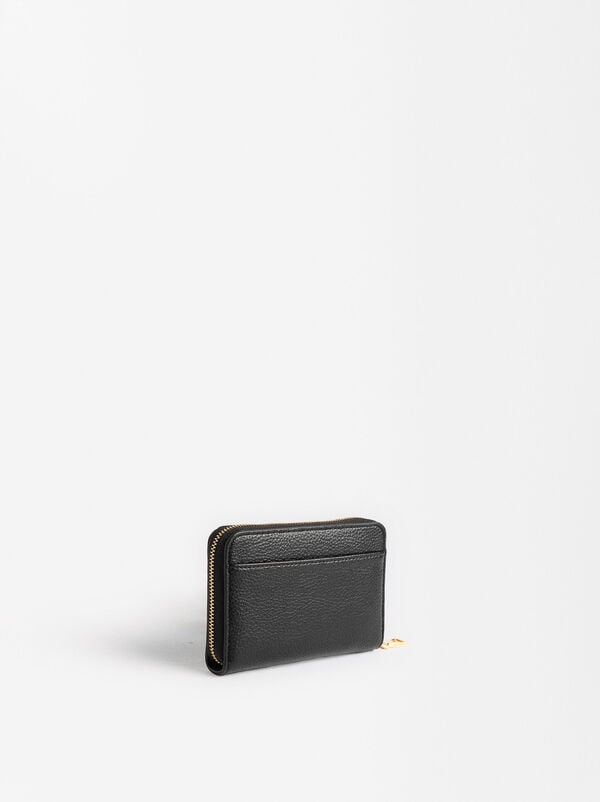 Basic textured wallet