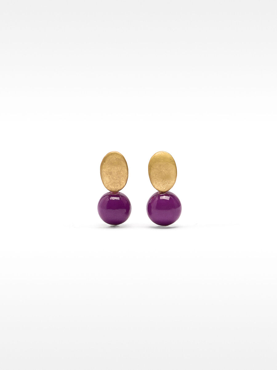 Short earrings with stone