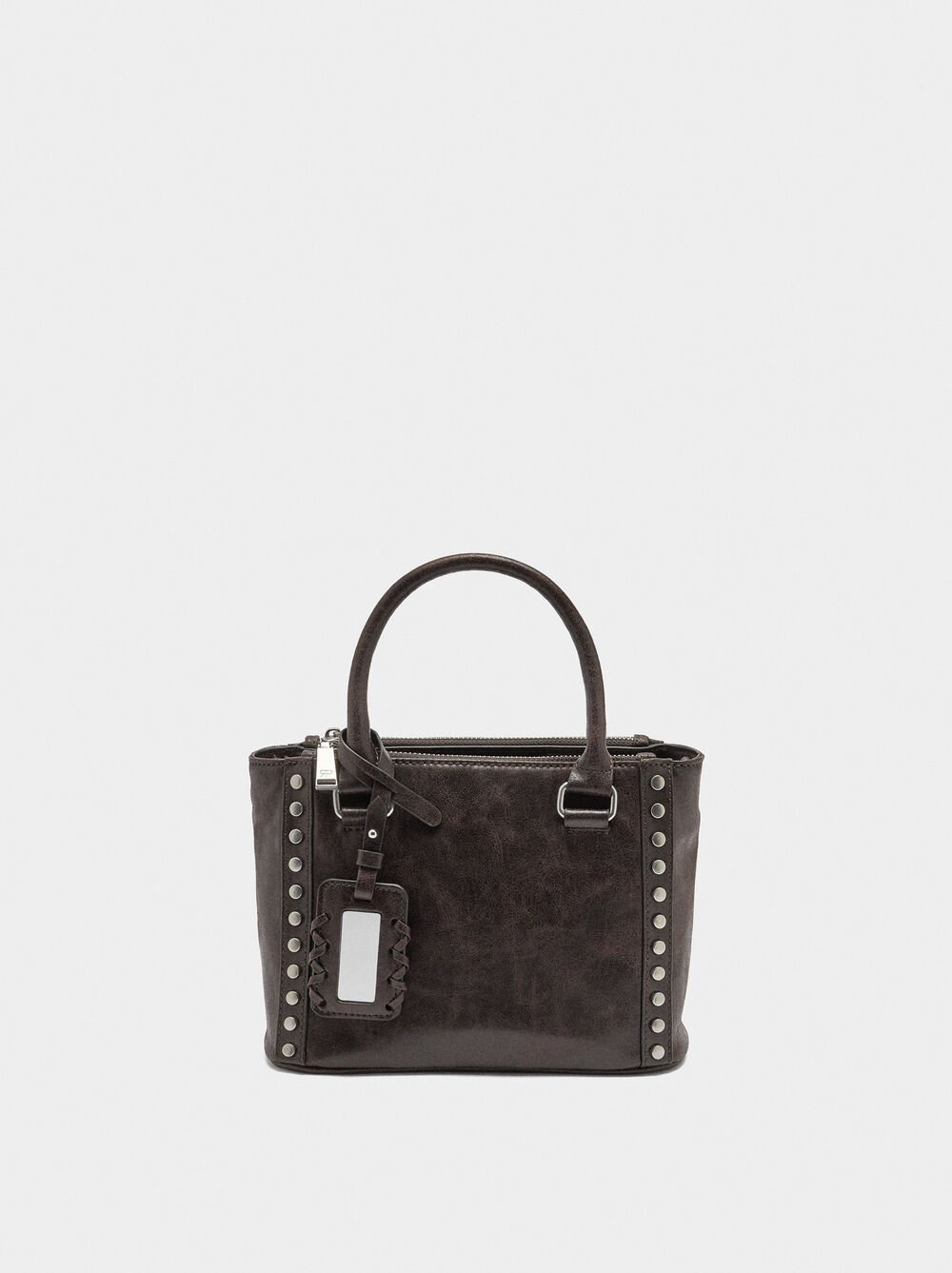 Bolso tote con tachuelas