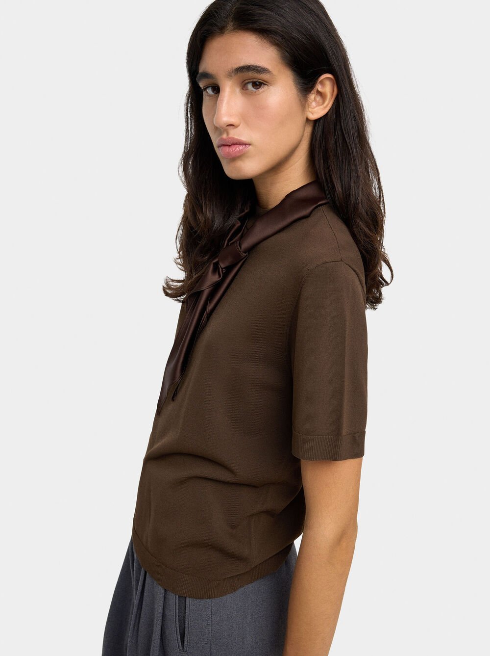 Knitted sweater with scarf