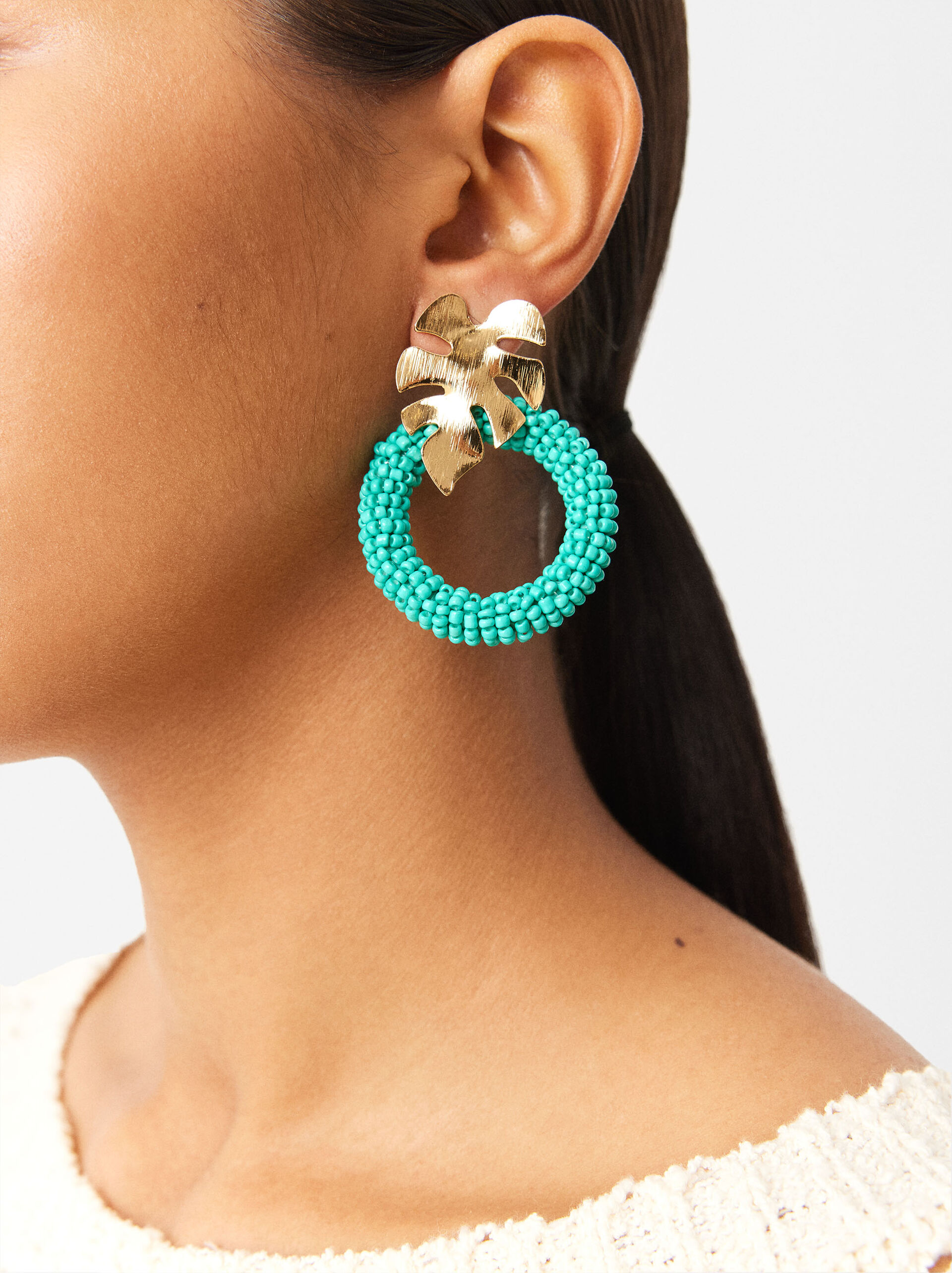 Leaf Earrings With Beads image number 1.0