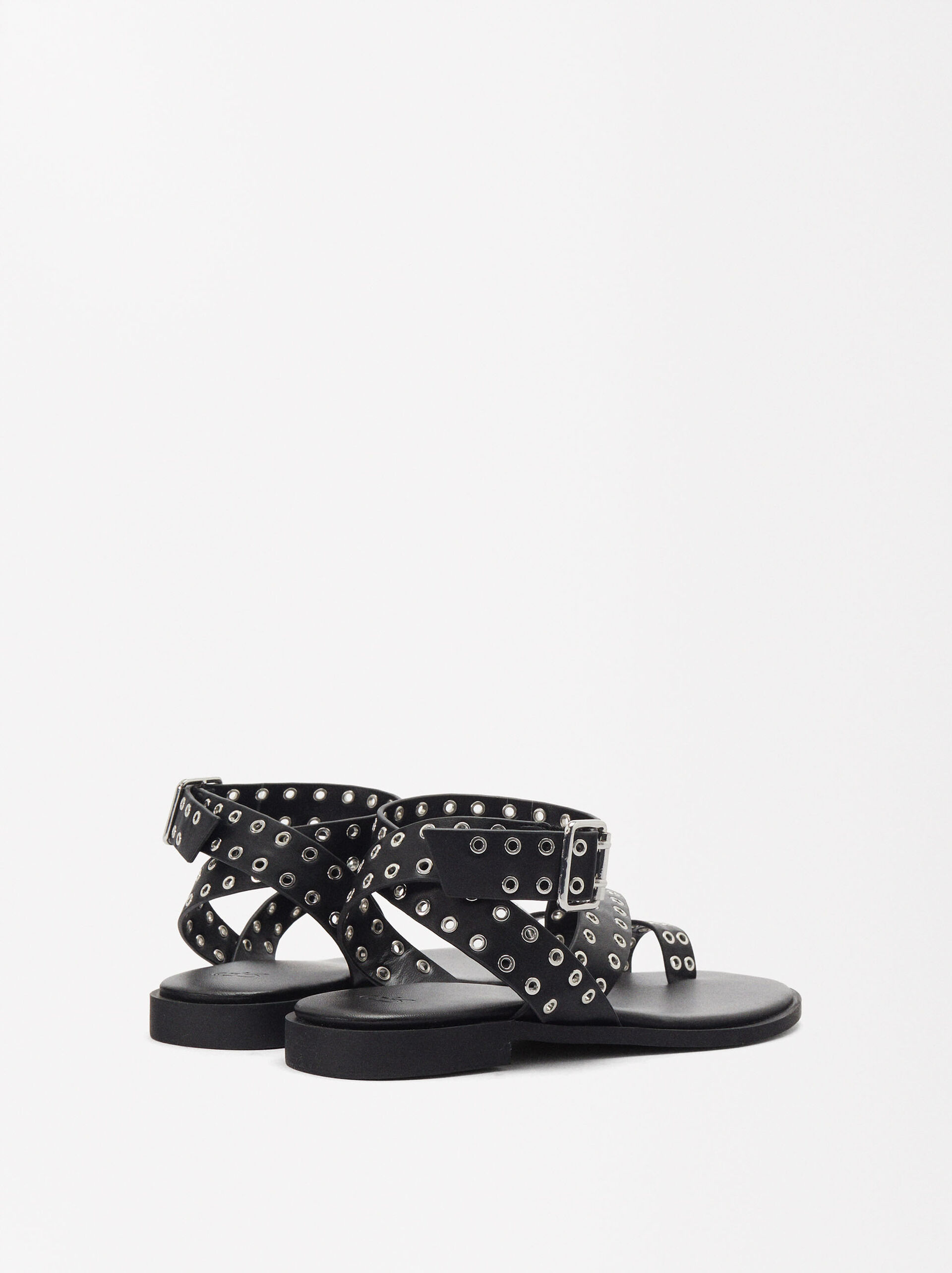 Flat Sandals With Studs  image number 3.0