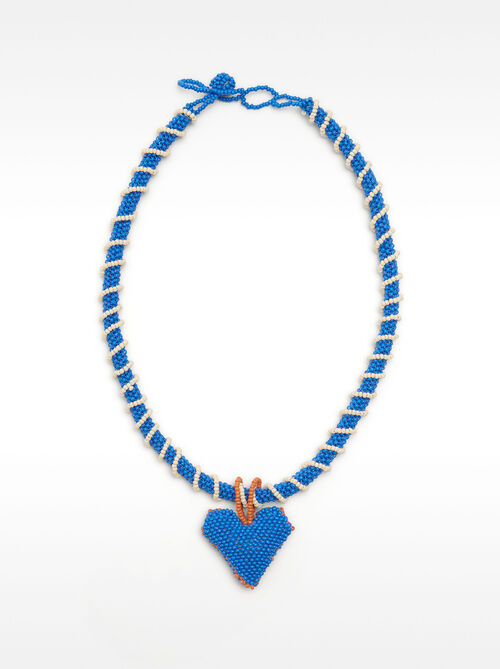 Short beaded necklace with heart