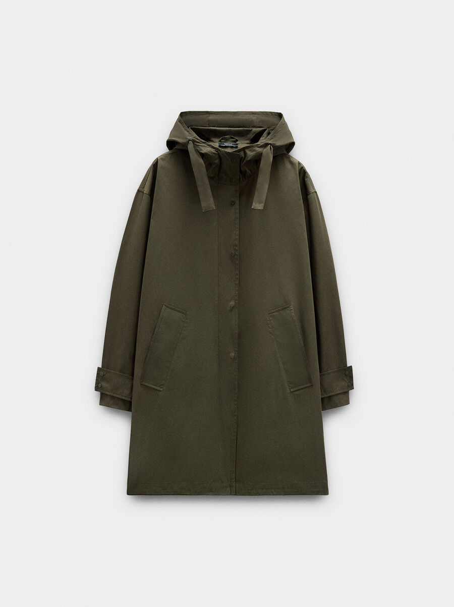 Light parka with hood