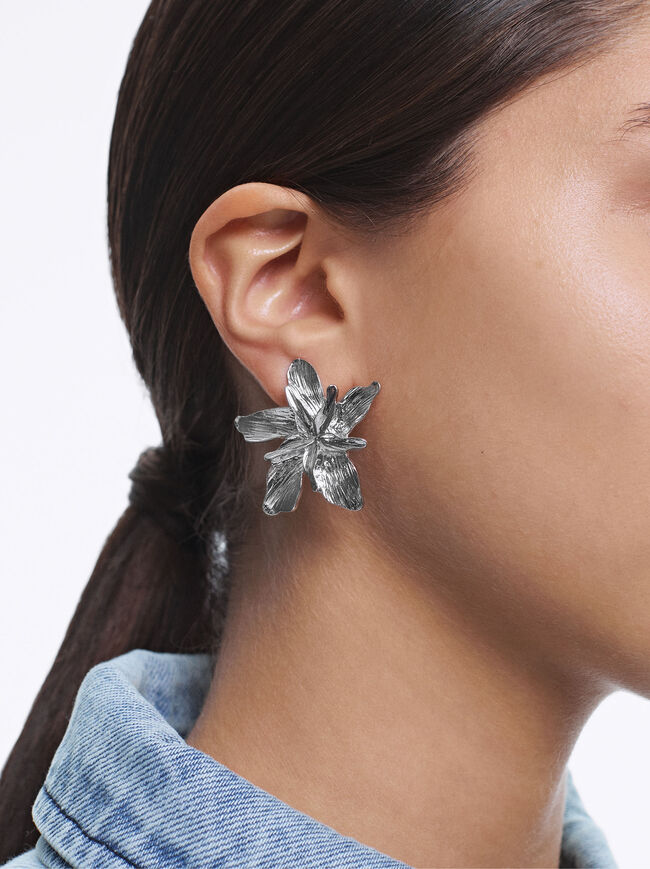 Silver Flower Earrings image number 1.0