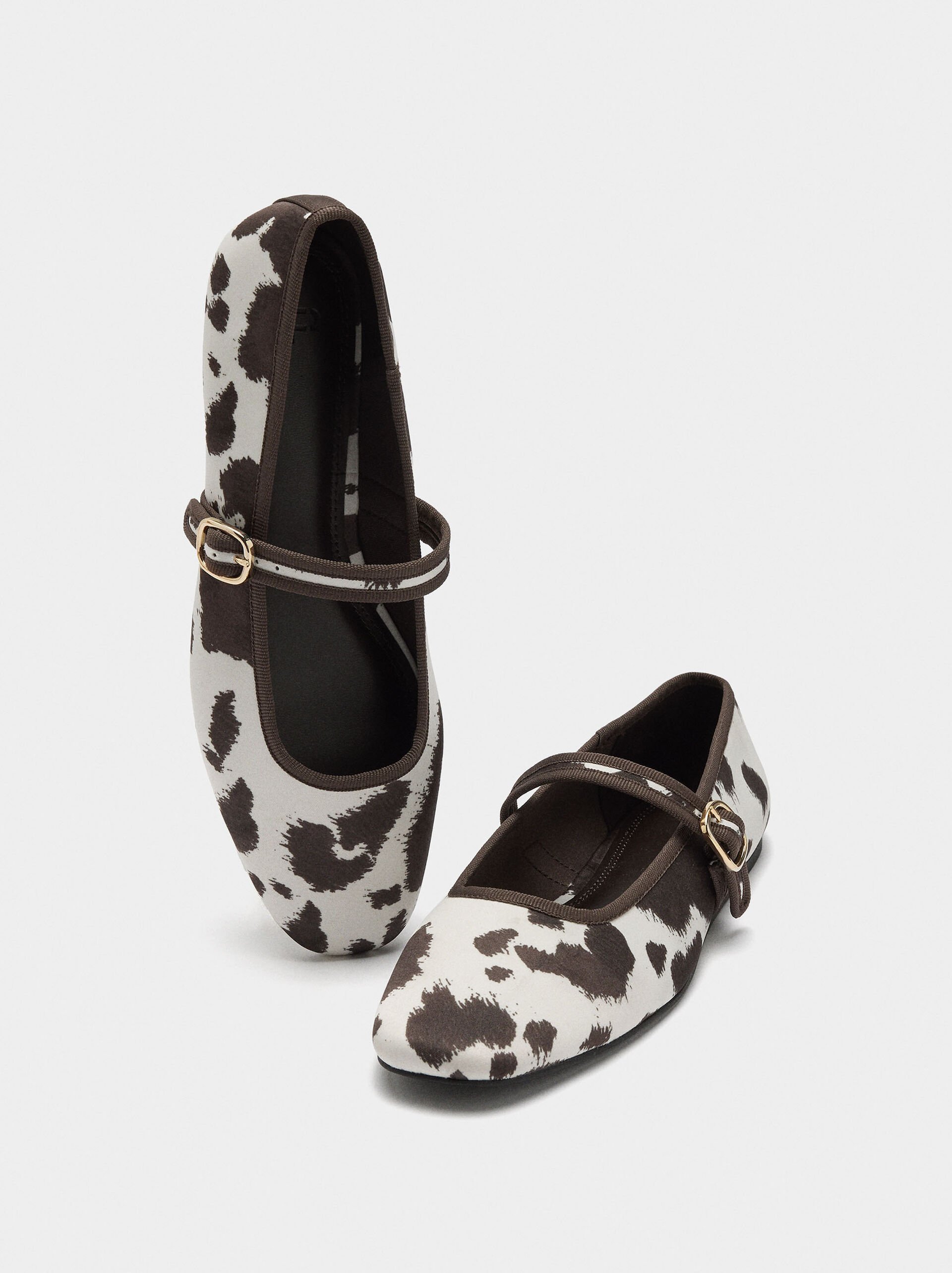 Ballet flats with animal printed pattern image number 5.0