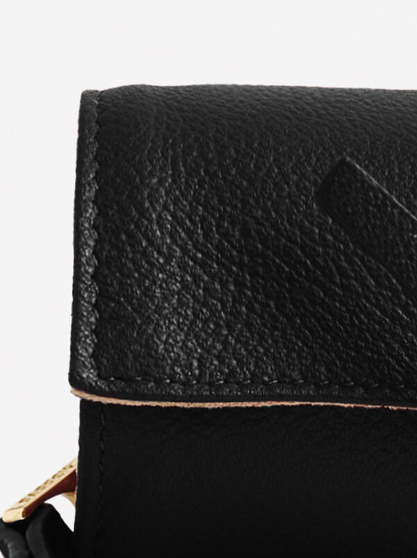 Leather roll jewelry case