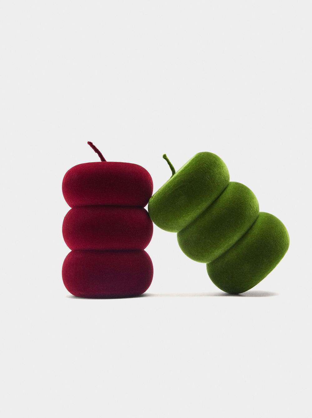 Dekorative Kerze aus Textur mit samtartiger Oberfläche