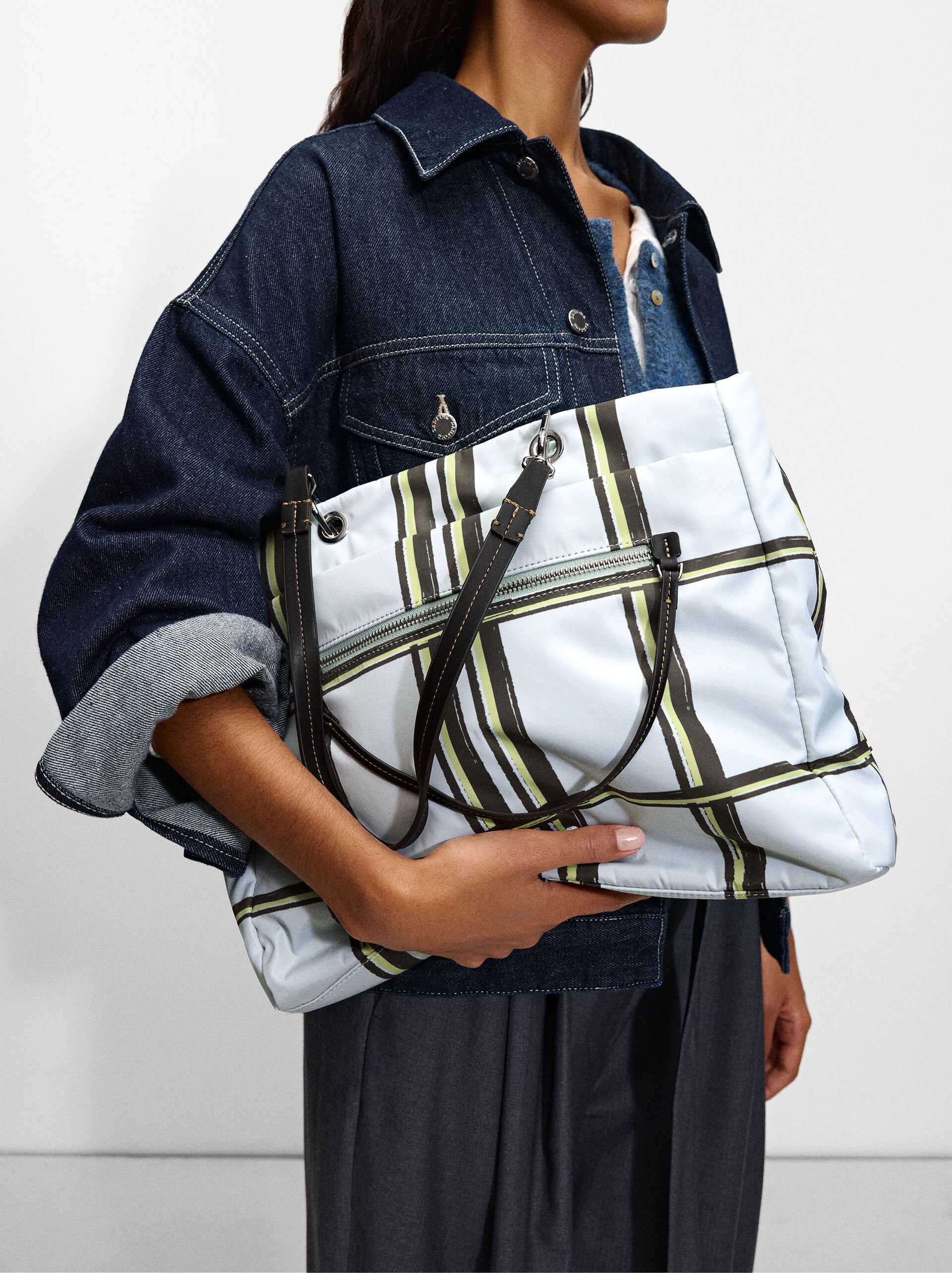 Printed Nylon tote bag image number 0.0