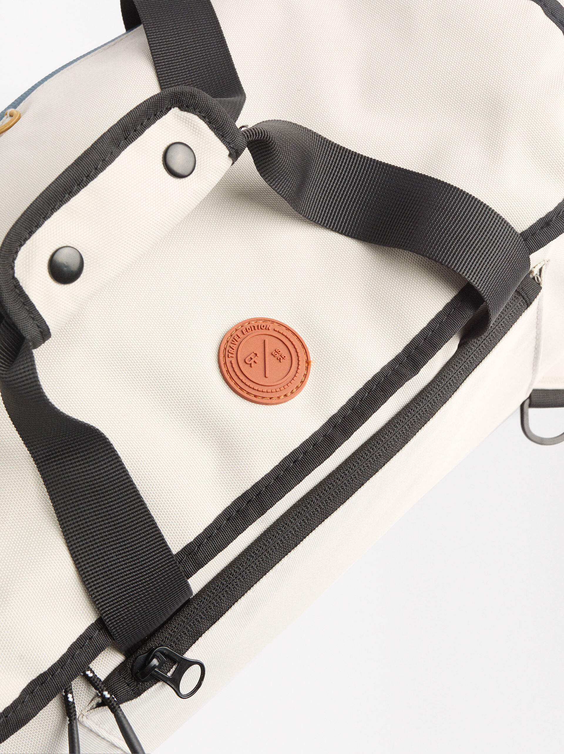 Zylindrischer Nylon-Rucksack L image number 1.0