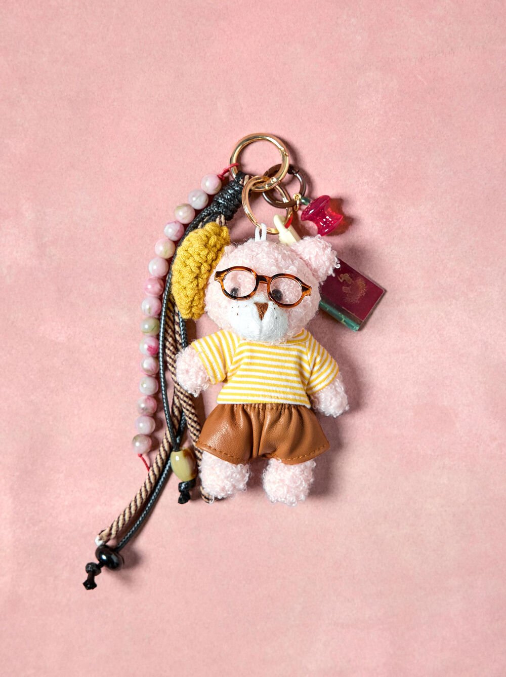 Keychain charm INTELECTUAL - The Bear Collection