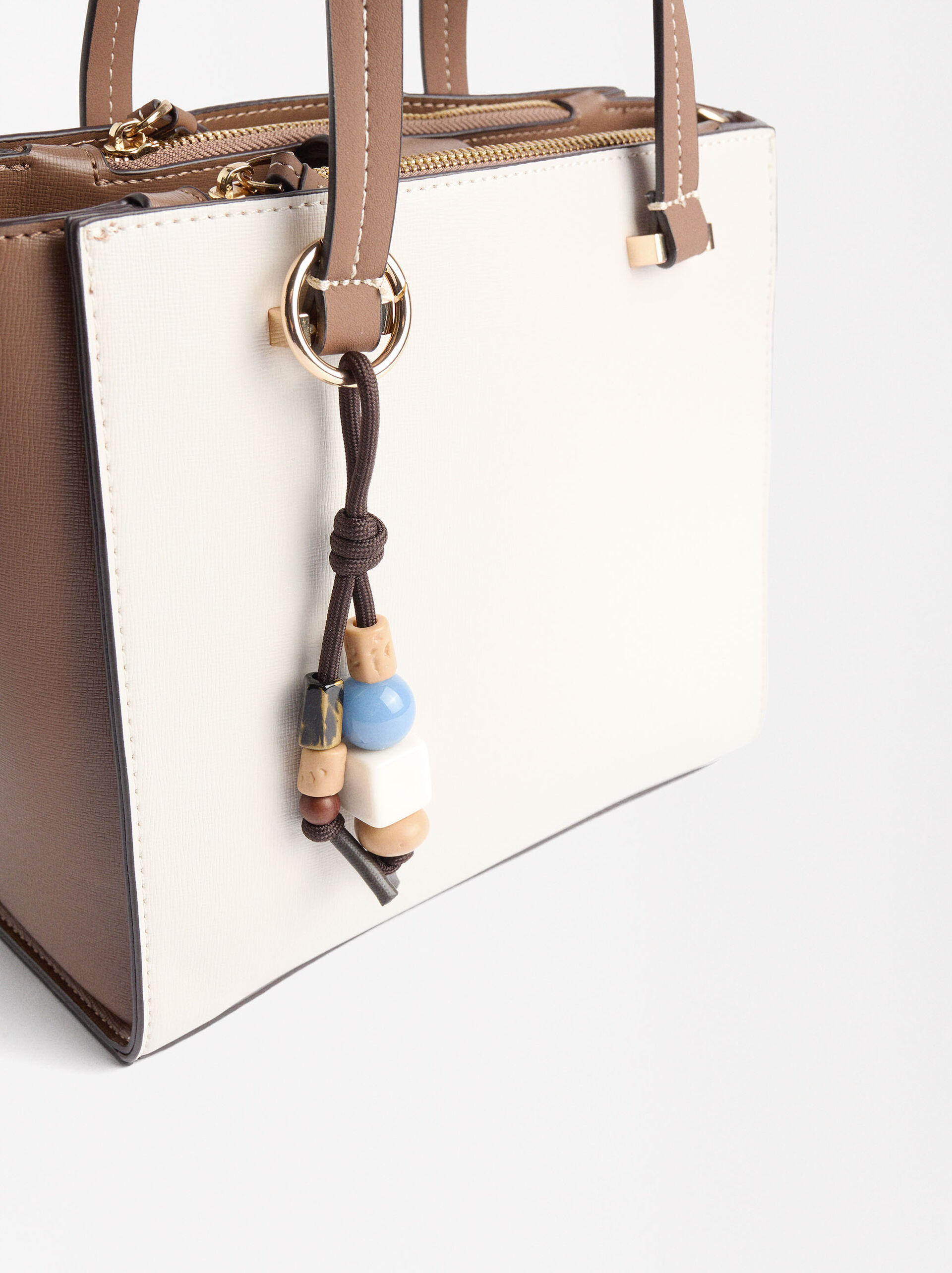 Color block tote bag with pendant image number 1.0