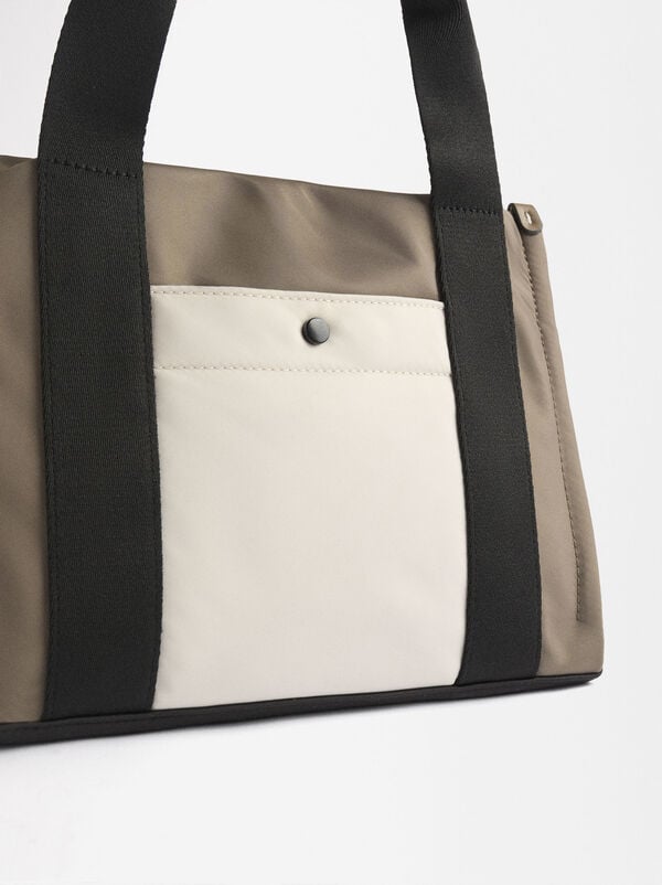 Nylon tote bag with exterior pocket