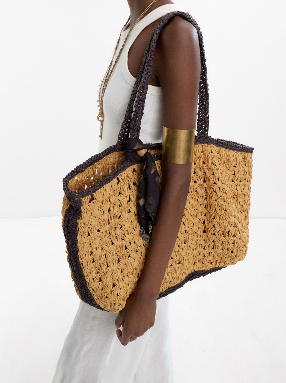 Shopper bag with braided straw effect