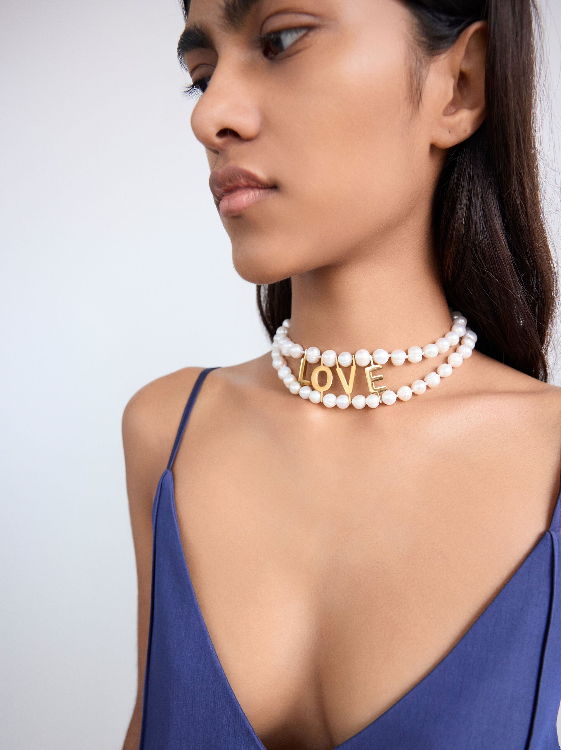 Collar LOVE con perlas de agua dulce image number 1.0