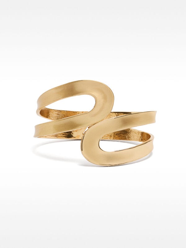 Rigid golden bracelet