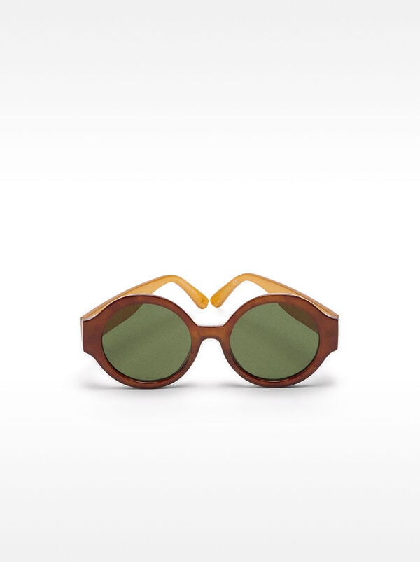 Round sunglasses 