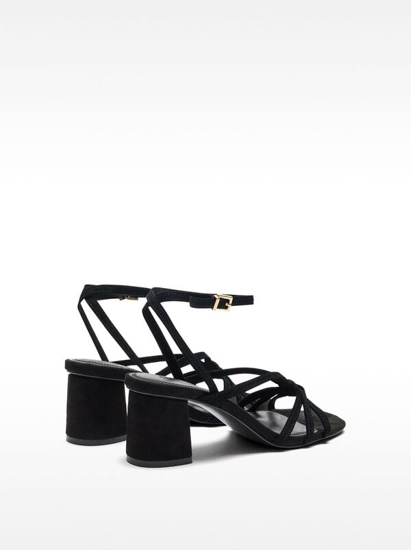 Leather sandals with straps
