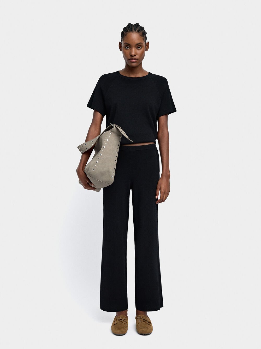 Short-sleeved knit top