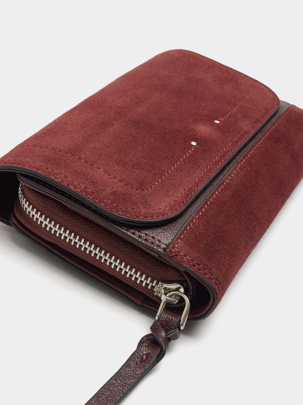 Wallet with leather details with flap