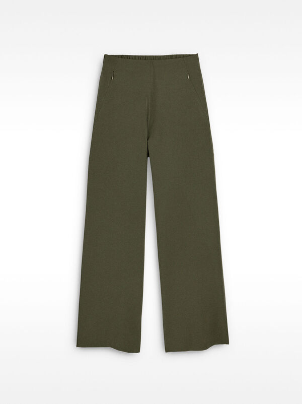 Trousers with zip pockets