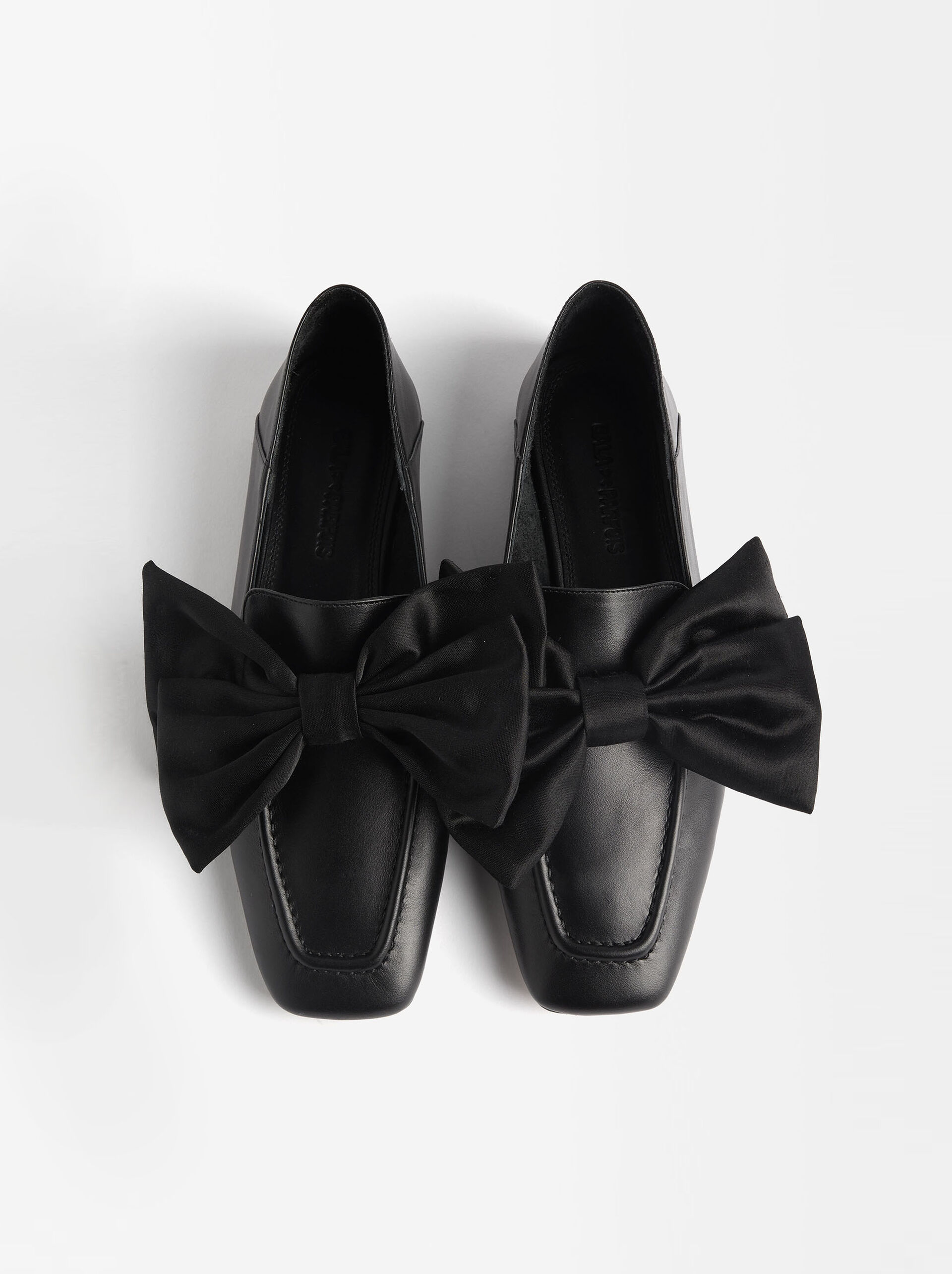 Mocasines de piel con lazo image number 8.0