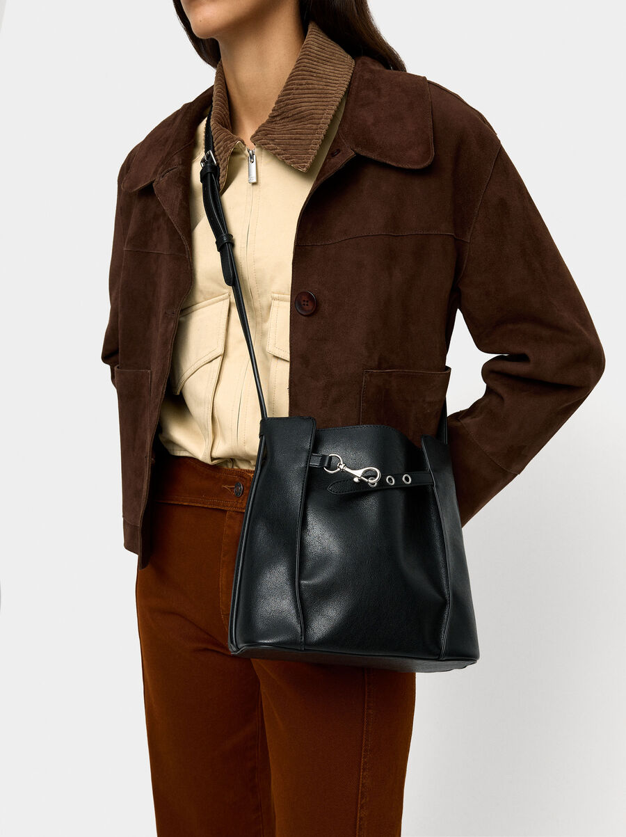 Bucket bag with side folds