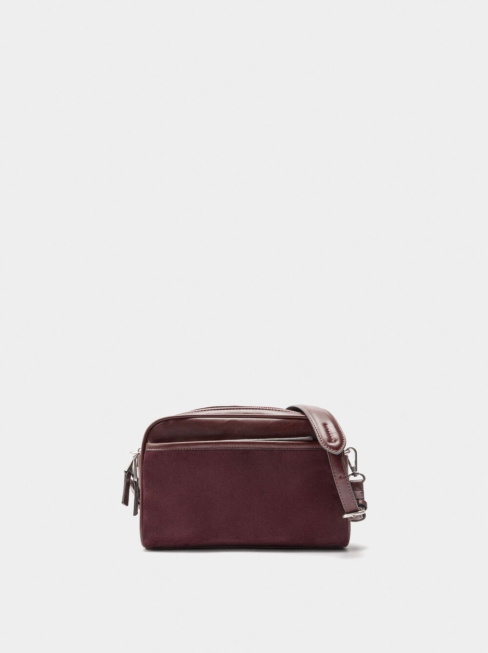 Crossbody bag contrast of textures