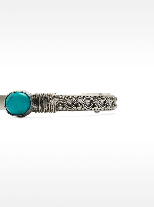 Pulsera abierta con piedras