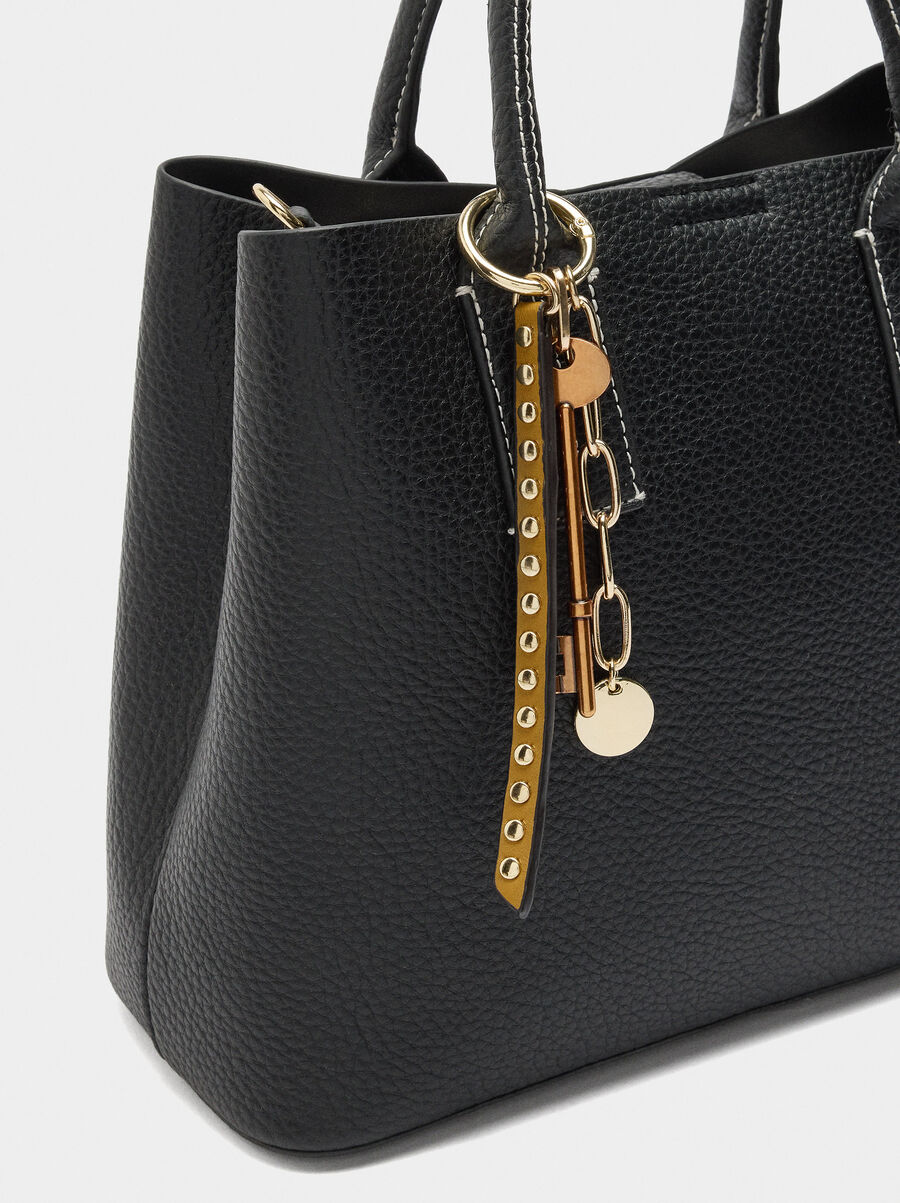 Tote bag with texture