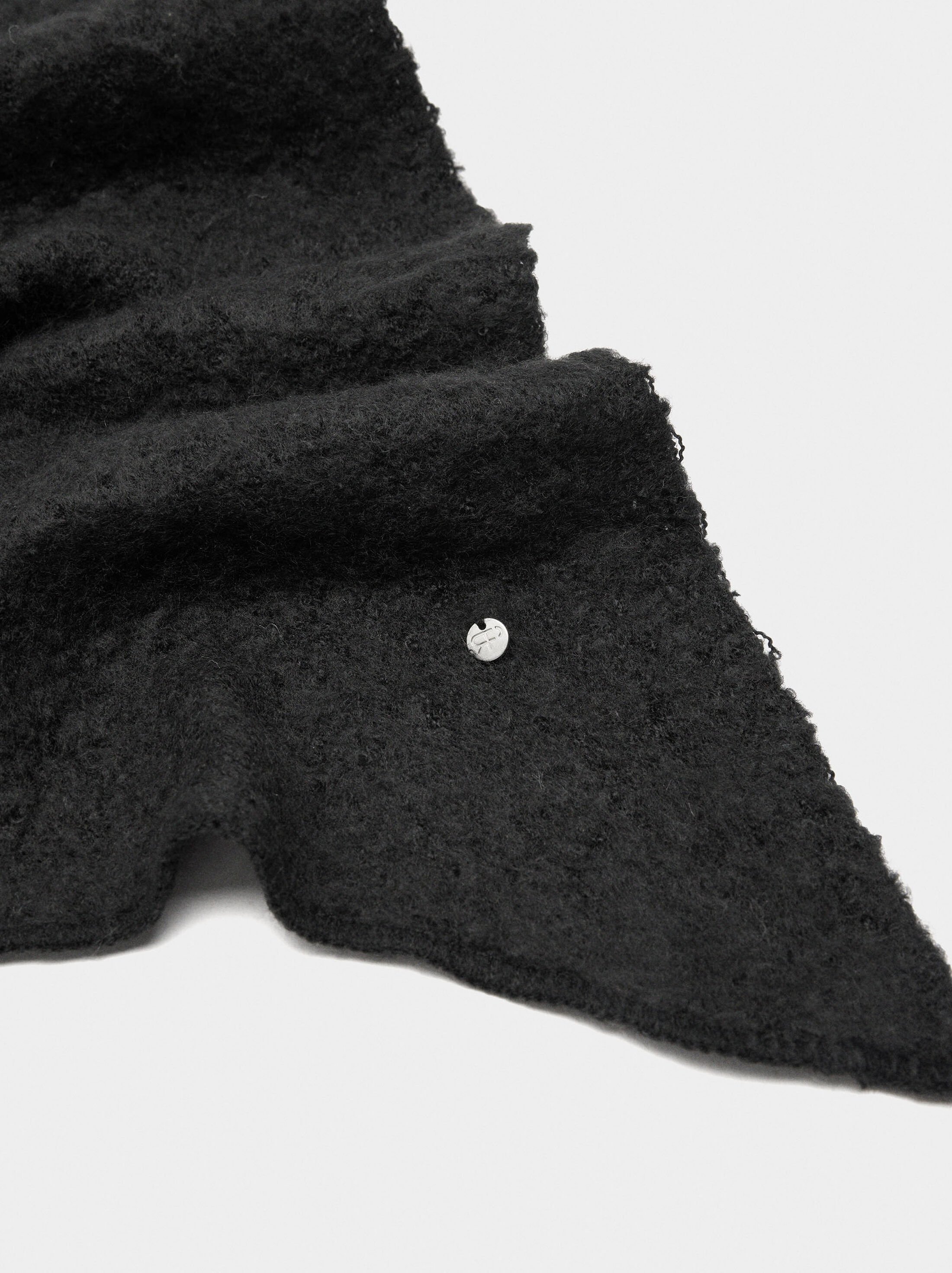Plain scarf image number 1.0