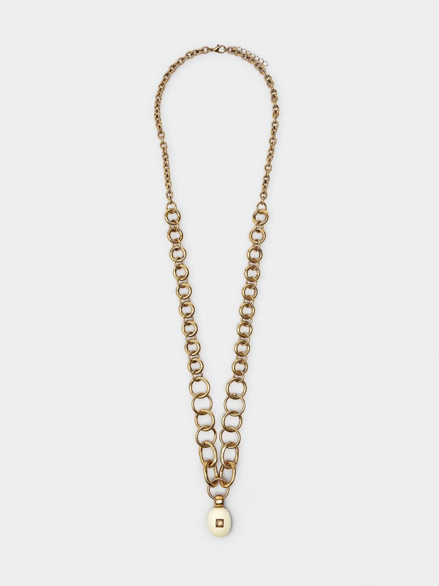 Necklace of links with pendant