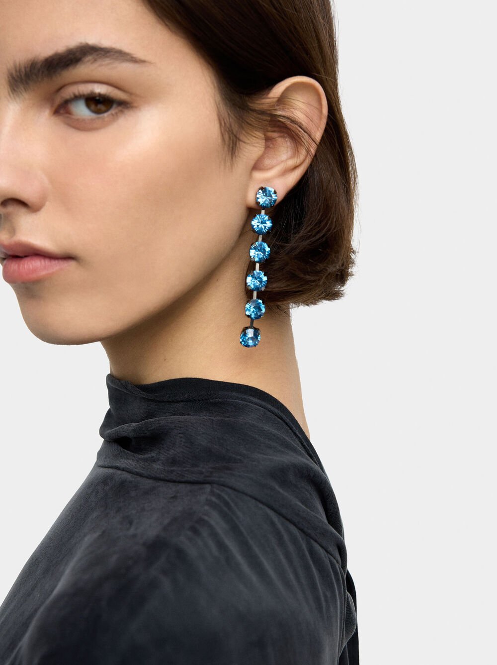 Long earrings with crystals