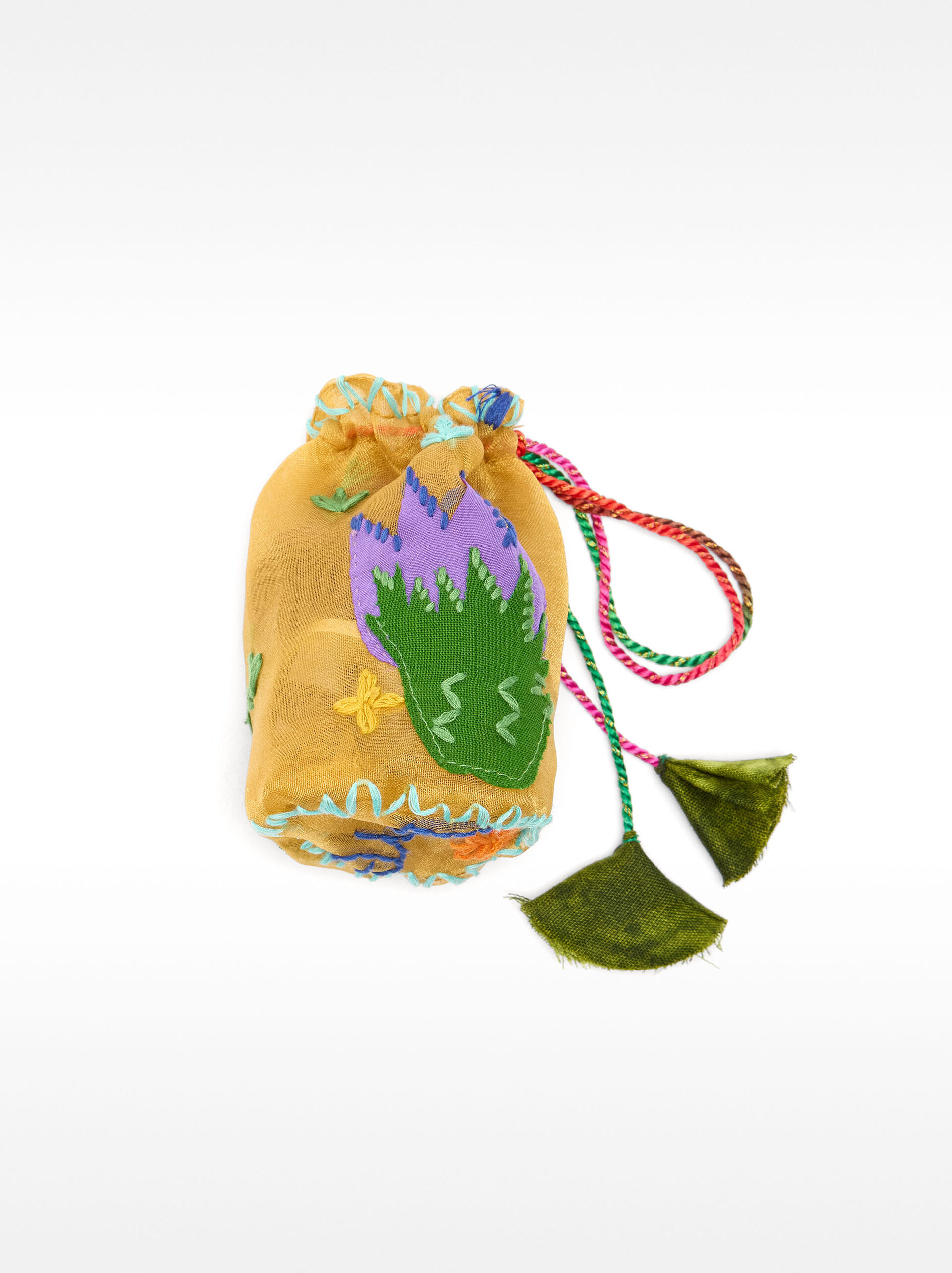 Necklace with a cord and a toothed pendant image number 4.0