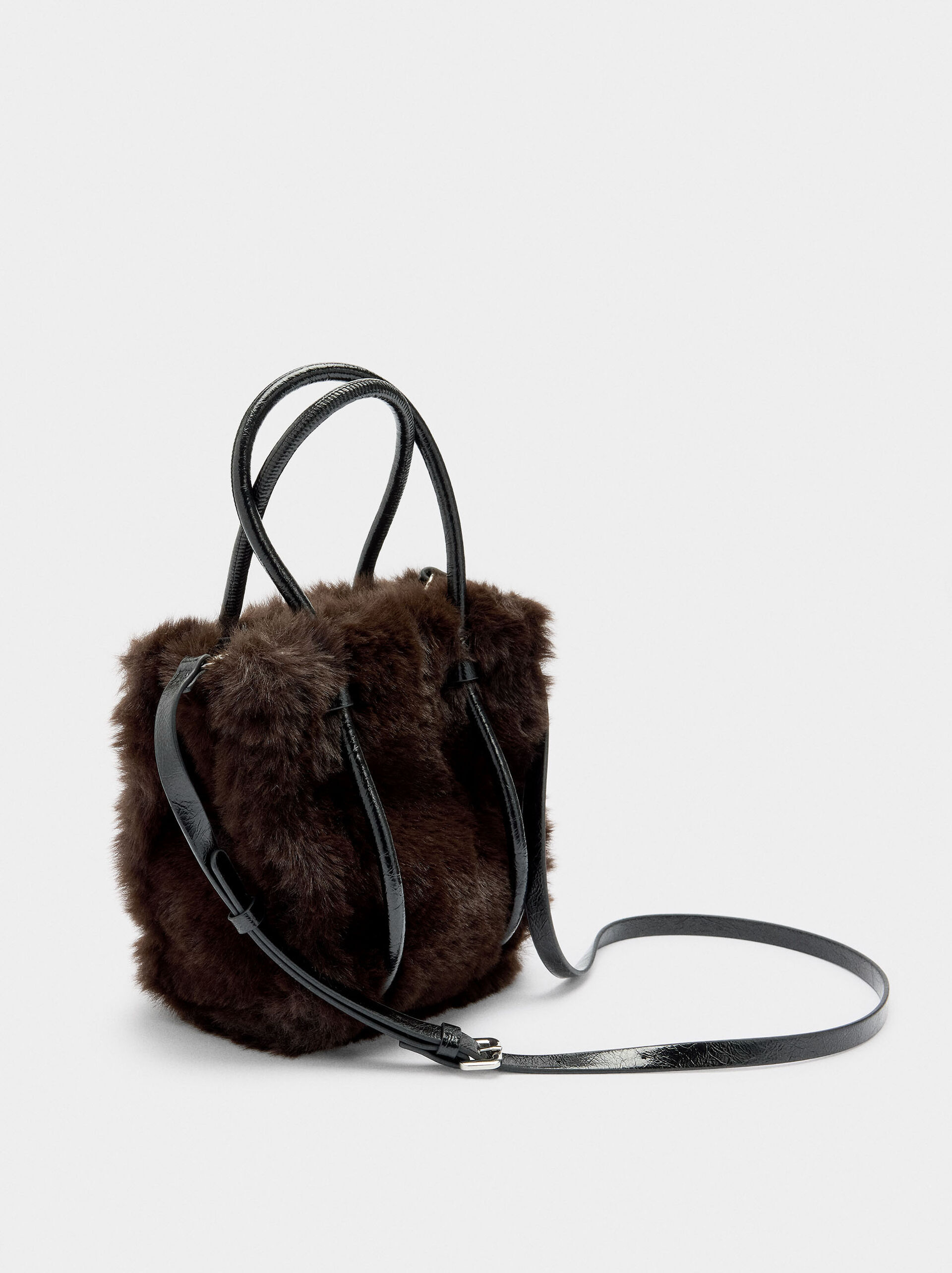 Tote bag with fur effect image number 3.0