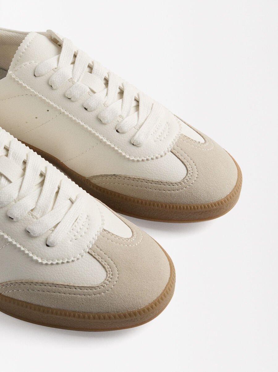 Contrast sneakers