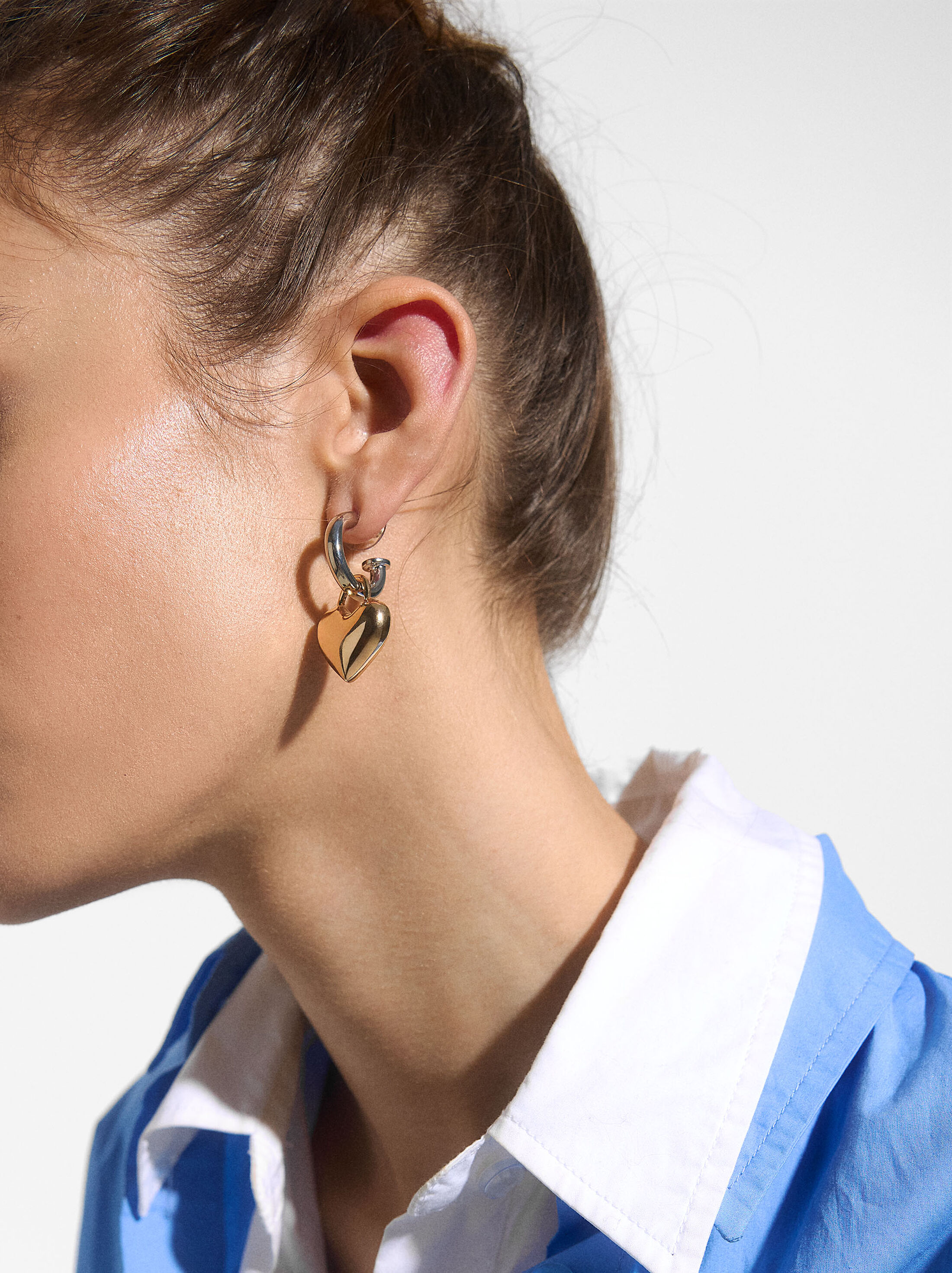 Bicolor heart-shaped hoops image number 1.0