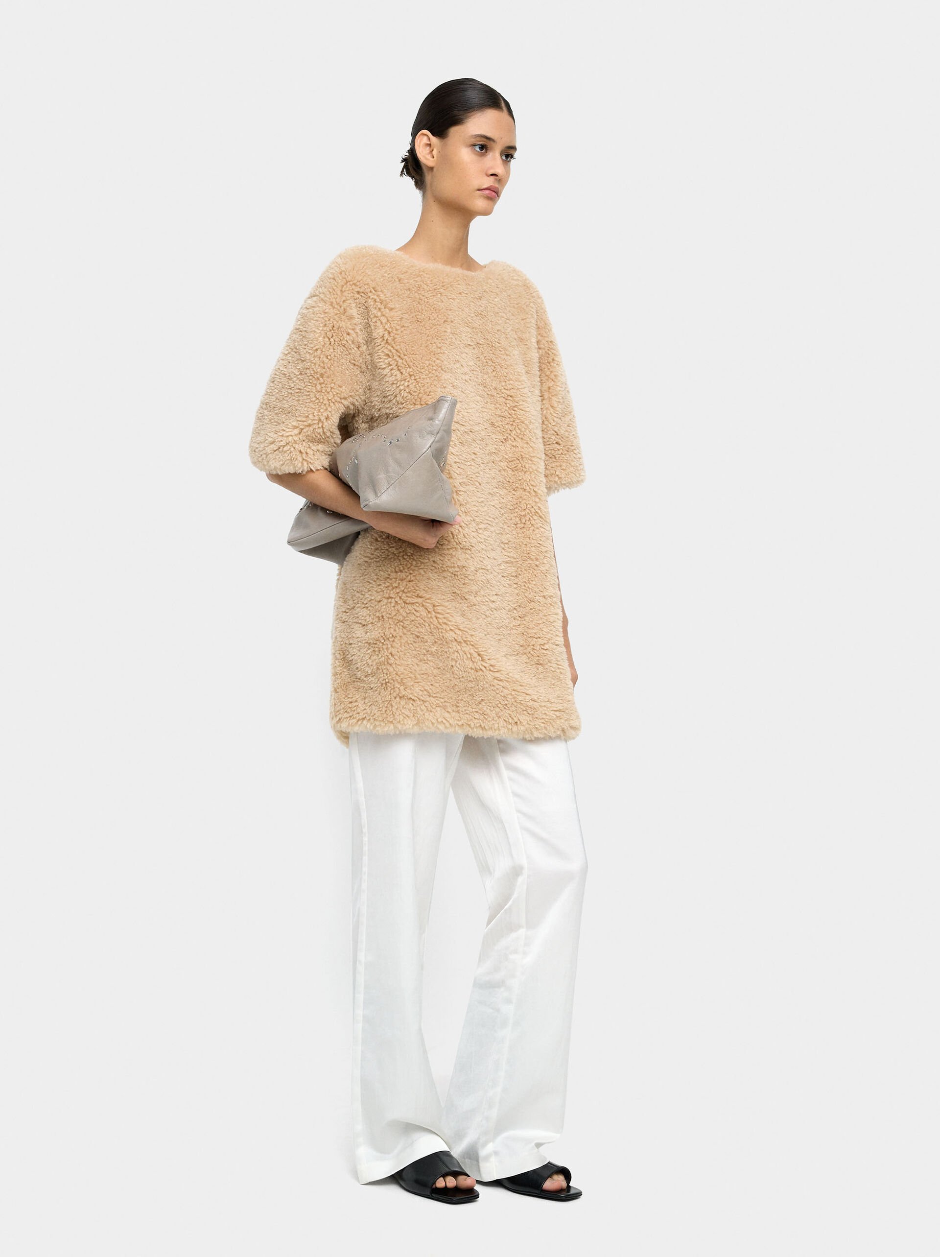 Short dress with leather-effect sheepskin image number 0.0