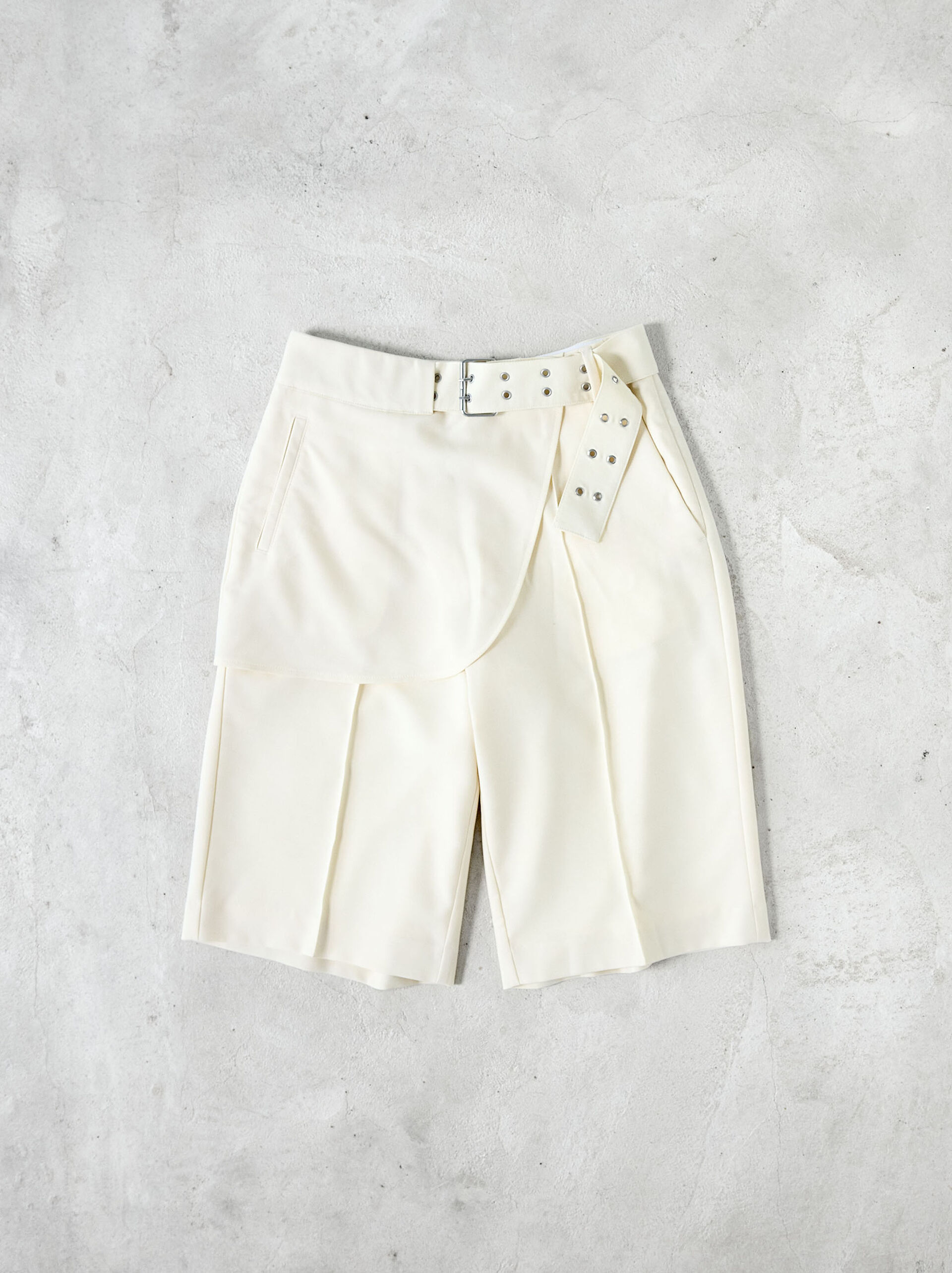 Bermuda with belt and wrap-over image number 0.0