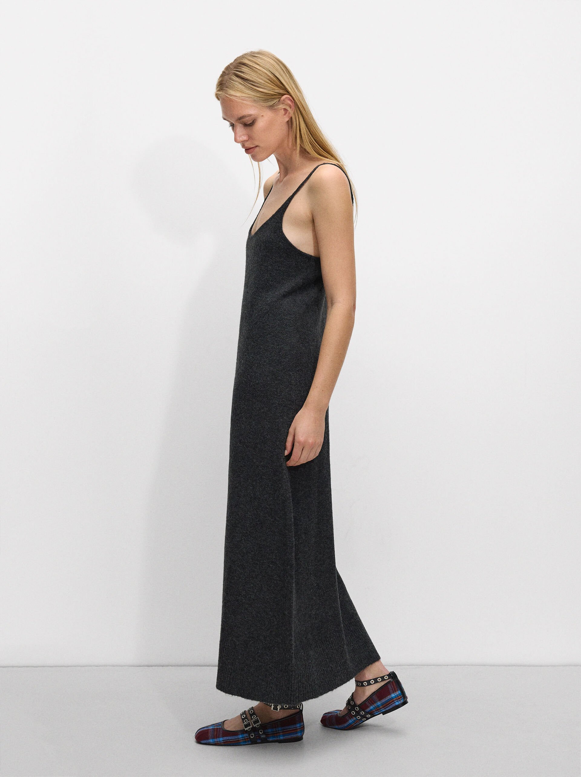Langes Strickkleid mit Wolle image number 2.0