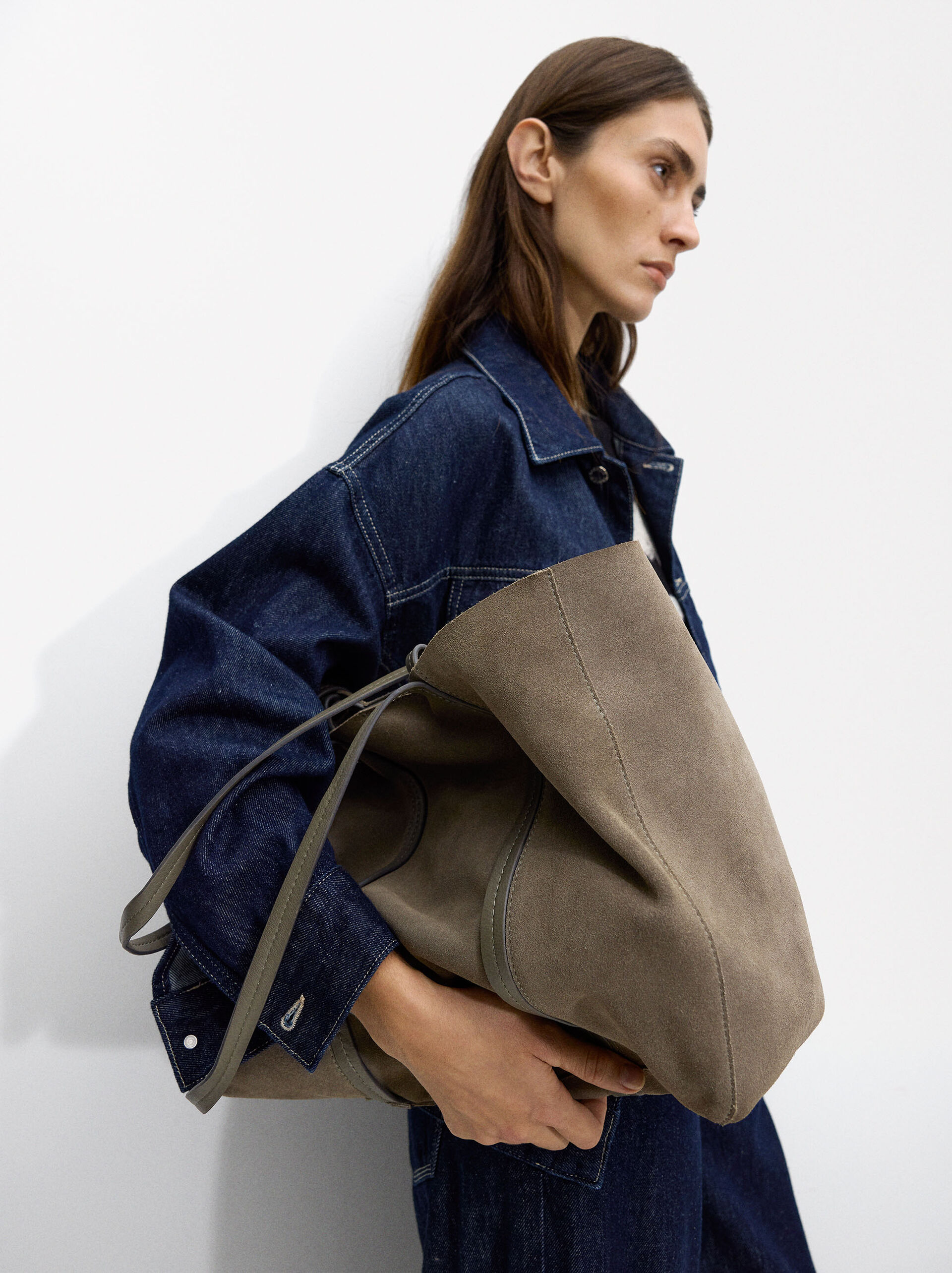 Leather shopper bag with removable pouch image number 1.0